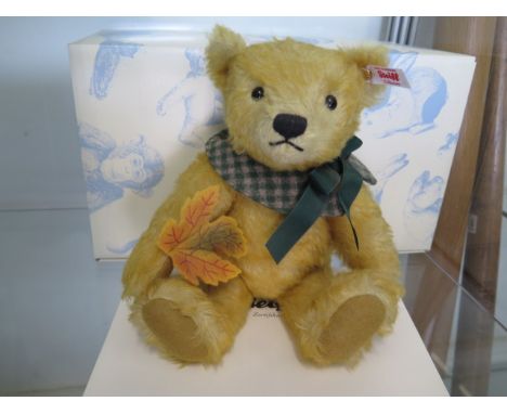 A Steiff Maple (Club bear 2016), 27cm tall, mohair, Limited edition number 306, boxed with certificate, as new 