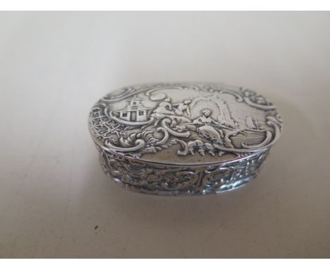 A Continental silver snuff box with embossed Chinoserie design, 5cm x 5cm x 1.8cm, approx 1.1 troy oz, some small wear but ge