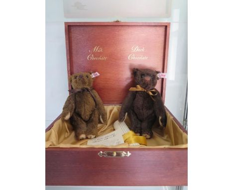 A Steiff Ambao Chocolate Belgium Bear set, mohair, 23cm tall, Limited Edition number 632 of 1500, boxed with outer box and ce