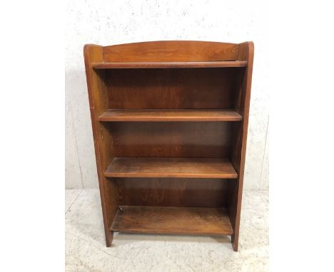 Four shelf bookcase, approx 62cm x 20cm x 92cm 