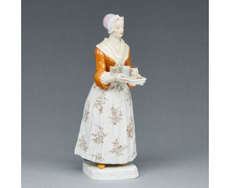 Schokoladenmädchen - Paul HelmigStaatliche Porzellan Manufaktur, Meissen 1980. Porzellan, weiß, glasiert. Polychrom und Gold 