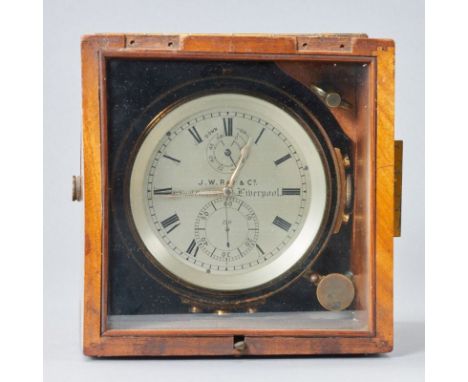 Schiffs-ChronometerJ.W. RAY &amp; CO., England, Frühes 20. Jh. Nr. 242. Mahagonigehäuse mit glasierter Oberseite und Messingg