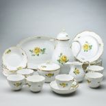 21tlg Kaffeeservice und 1 Schale Marseille: Gelbe Rose. Meissen 1972-1980.