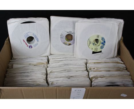 Vinyl - Approx 300 7" reggae singles mostly in white paper sleeves, labels include Kings Of Kings, Mad House, Powermatic, Sta