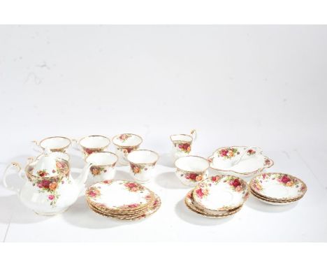Royal Albert Old Country Roses pattern tea service, consisting of six tea cups, saucers and side plates, teapot, milk jug, su