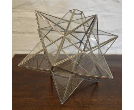 Star form light fitting
