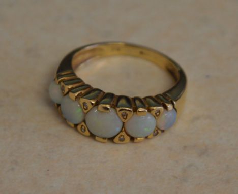 9ct gold 5 stone opal ring, total approx weight 3.6g