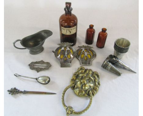 Various items inc AA badges, W C Street & Son 13 Cornmarket Louth bottle, pewter, buckle, brass door knocker etc