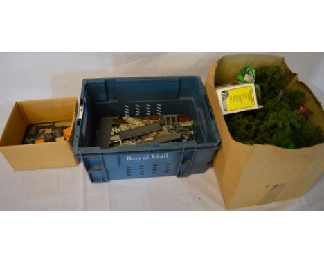 Quantity of model railway scenery including trees/flock, gates and posts, barrels etc