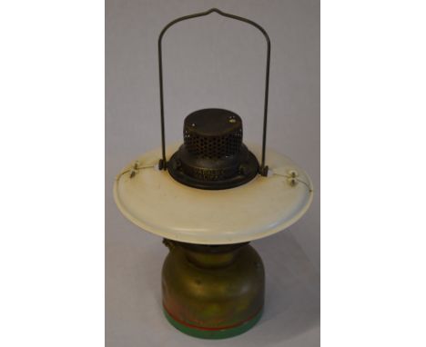 Vapalux Halifax lamp with shade