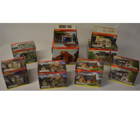 Approx 9 Hornby Skaledale model buildings / scenery, boxed, including The Vicarage, The Kings Head Hotel, Platt's General Sto
