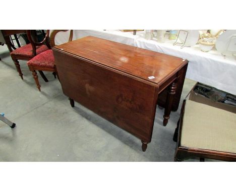 A Victorian mahogany Pembroke table