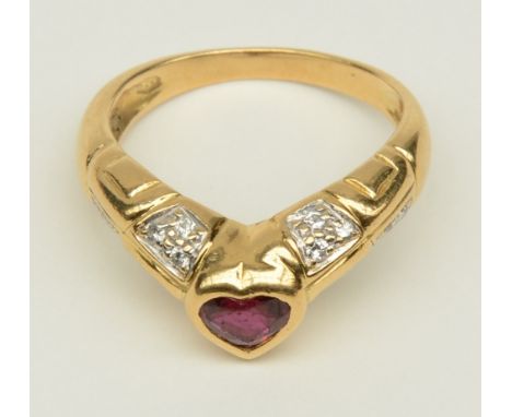 An 18ct golden ring with a heart shaped ruby and some brilliant cut diamonds, Weight: ca. 6,1 cm