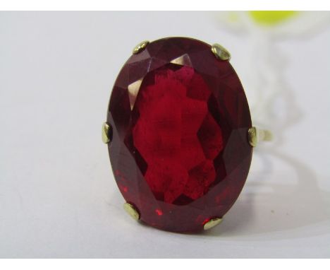 9ct YELLOW GOLD LARGE CREATED RUBY RING 