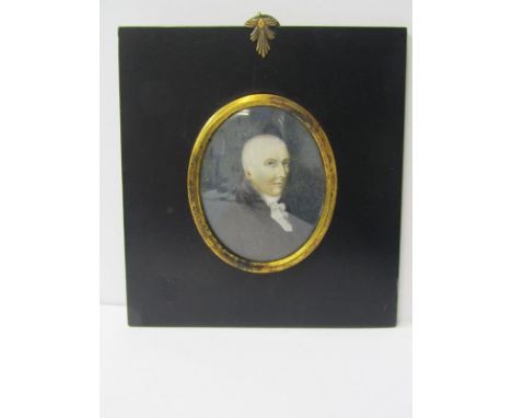 PORTRAIT MINIATURE, antique framed oval portrait of "Gentleman with white cravat" 