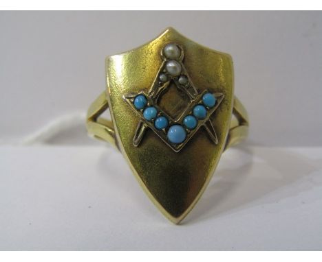 VINTAGE 18ct YELLOW GOLD MASONIC RING of shield design set with turquoise and seed pearl, size N 