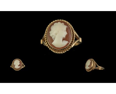 Ladies 9ct Gold &amp; Cameo Dress Ring. Marked for 9ct Gold. Approx Size K. 