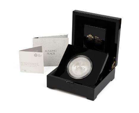 2020 End Of The Second World War 75th Anniversary silver proof 5oz &pound;10 Royal Mint coin. Obverse: right-facing portrait 