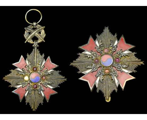 Korea, Republic, Order of Distinguished Diplomatic Service, 2nd type, First Class set of insignia, comprising sash badge, 81m
