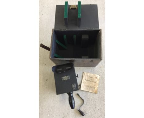 A boxed vintage Ashdown Rotoscope. In original lockable wooden case complete with instructions. Box size approx. 32 x 21 x 25