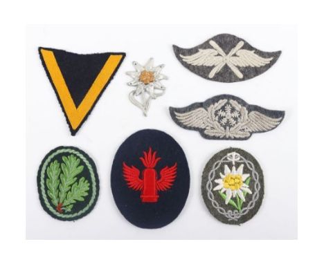 WW2 German Cloth Insignia Grouping, including Luftwaffe and Kriegsmarine trade badges, rank sleeve badge for the Kriegsmarine