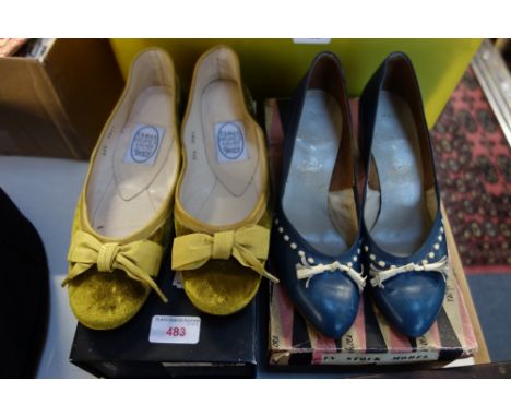 A PAIR OF BLUE LEATHER VINTAGE LADIES SHOES by Holmes and a pair of Emma Hope's velvet shoes (2)