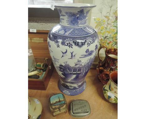 A large oriental vase, a Burtons Ales snuff box and decorative box