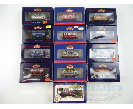 A group of BACHMANN OO gauge mixed wagons in various liveries - VG in G/VG boxes (13)