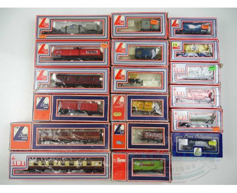 A group of LIMA OO gauge rolling stock comprising various wagons and coaches - G/VG in F/G boxes (18)
