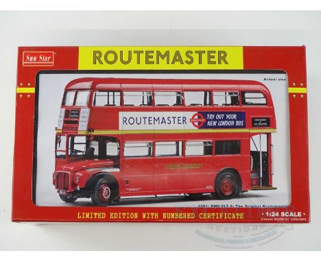 A SUNSTAR 1:24 scale 2901 Routemaster bus 'RM8 - VLT 8: The original Routemaster', with certificate but no mirrors - VG in VG