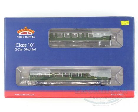 A BACHMANN OO gauge 32-286 Class 101 2-car DMU in BR green livery with small yellow panel - VG/E in VG box