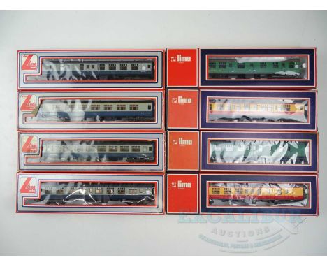 A group of LIMA OO gauge coaches comprising Mk 1 and Mk 2 examples in various liveries - G/VG in G boxes (8)
