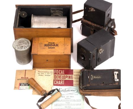 A SELECTION OF VINTAGE CAMERAS,  Kodak developing tanks, Kodak Brownie accessories etc (a quantity)