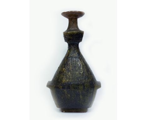 A STUDIO POTTERY VASE in the style of Ian Auld with green and brown glaze, 36cm in height