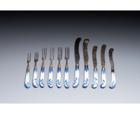 Eleven blue and white soft paste porcelain knife and fork handles, probably Saint-Cloud, France, 1st half 18th C.L.: 28 cm (f