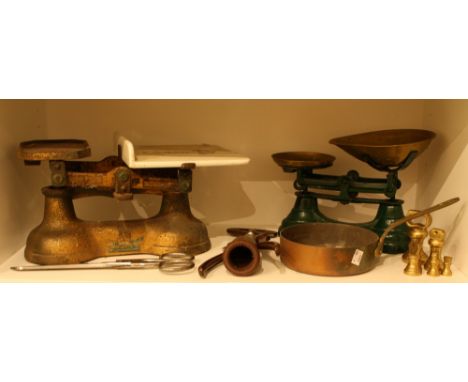 Kitchenalia - a pair shop scales, ceramic platform depicting scales of justice; another, cast metal, brass pans; a quantity o