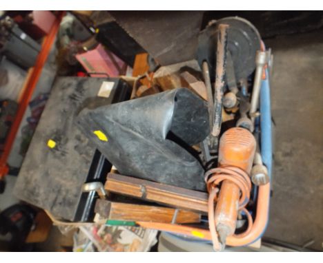 A QUANTITY OF HAND TOOLS ETC