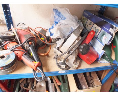 A QUANTITY OF POWER TOOLS TO INCLUDE CLARKE, GRINDING DISCS ETC