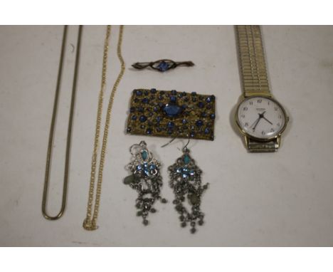 A SMALL BAG OF VINTAGE COSTUME JEWELLERY TO INCLUDE A 9CT GOLD FANCY LINK CHAIN, A BAR BROOCH STAMPED 9CT SET WITH A BLUE STO