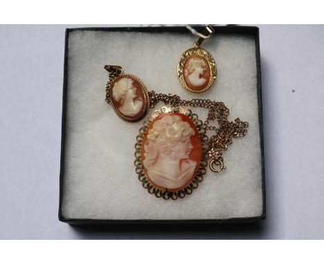 Collection of Opal 9ct Gold mounted jewellery 