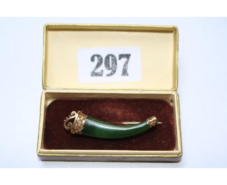 Ladies Jade 9ct mounted Bar Brooch in the form of a Horn 