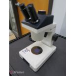 Leica Zoom 2000 Illuminated Stereo Zoom Microscope