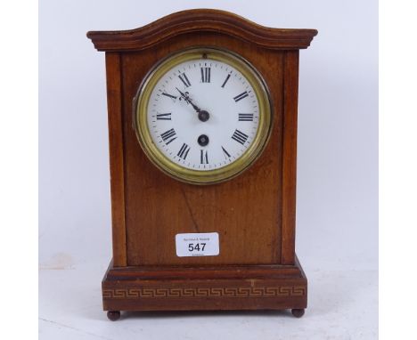 An Edwardian mahogany-cased mantel clock with enamel dial, 8-day movement, height 27cm 