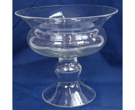 A large clear glass table centre pedestal bowl, diameter 29cm, height 27cm 