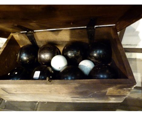 Good boxed set of eight Victorian bowls with two ceramic jacks