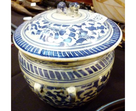 Antique Thailand ceramic blue and white lidded pot with lion finial 