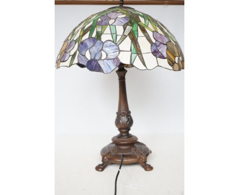 Very large Tiffany style lamp Width of shade 50 cm 