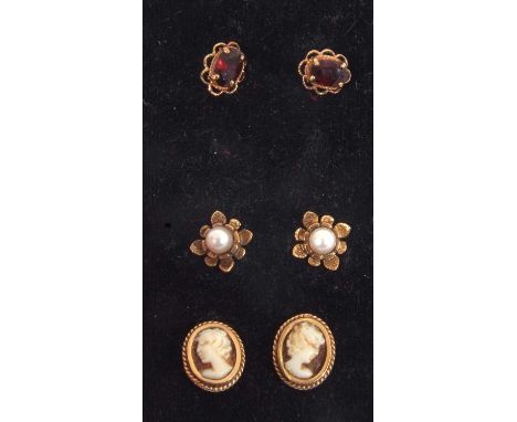 Three pairs of modern earrings, cameo, garnet, seed pearl set (3)