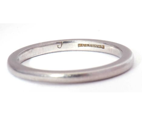 Platinum stamped plain polished band, 3.6gms, size M