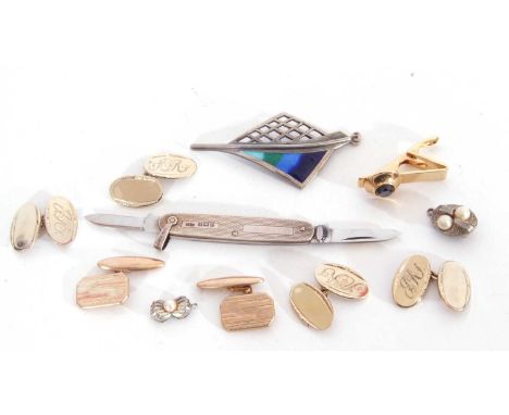 Mixed Lot to include a hallmarked silver cased pen knife, Birmingham 1966, a modern enamel decorated pendant marked 'Embla 92